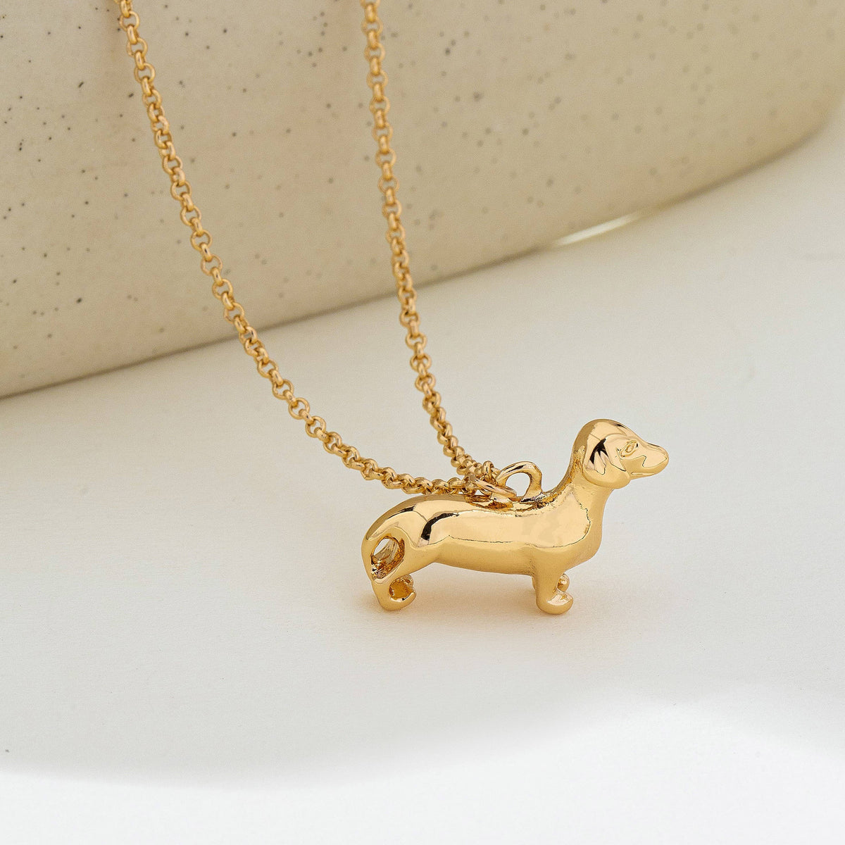 LITTLE WIENER DOG PENDANT NECKLACE