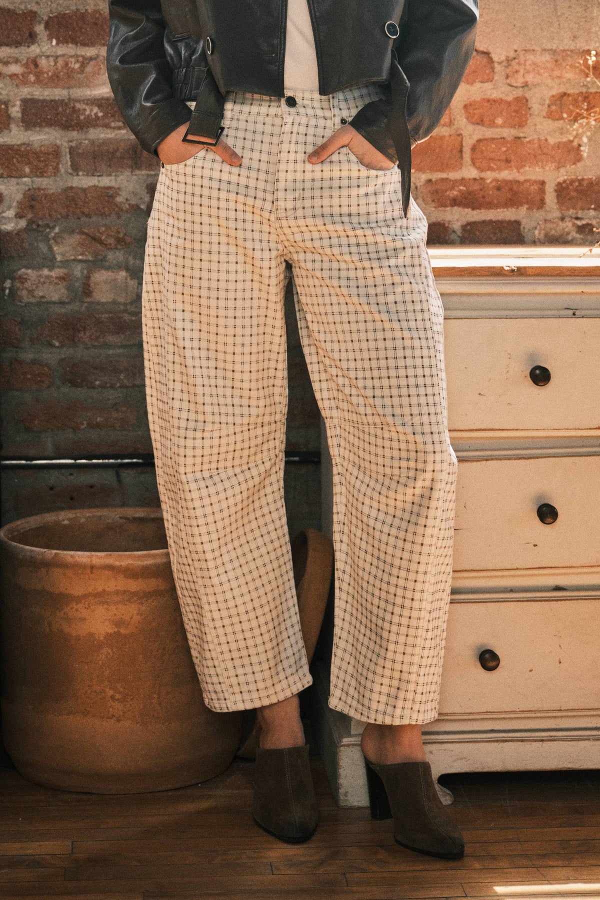 LA VICKY PLAID BARREL PANTS