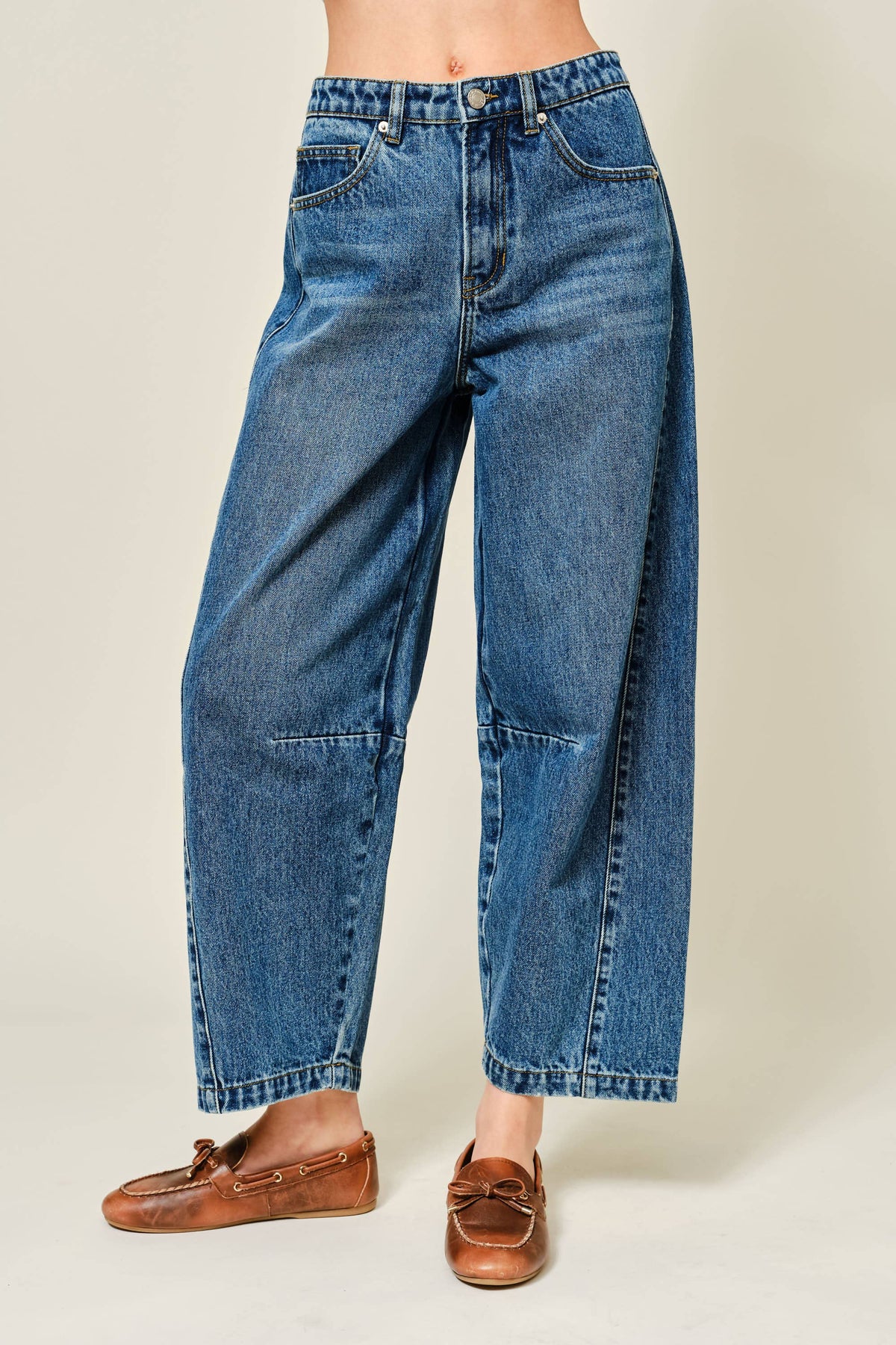 LA REBELDE CROPPED DENIM BARREL JEANS