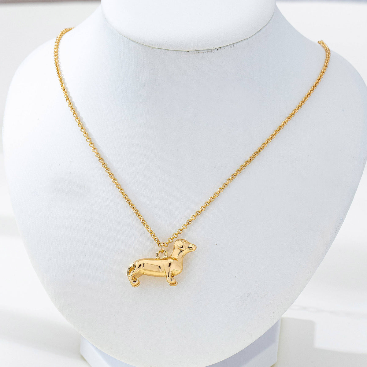 LITTLE WIENER DOG PENDANT NECKLACE