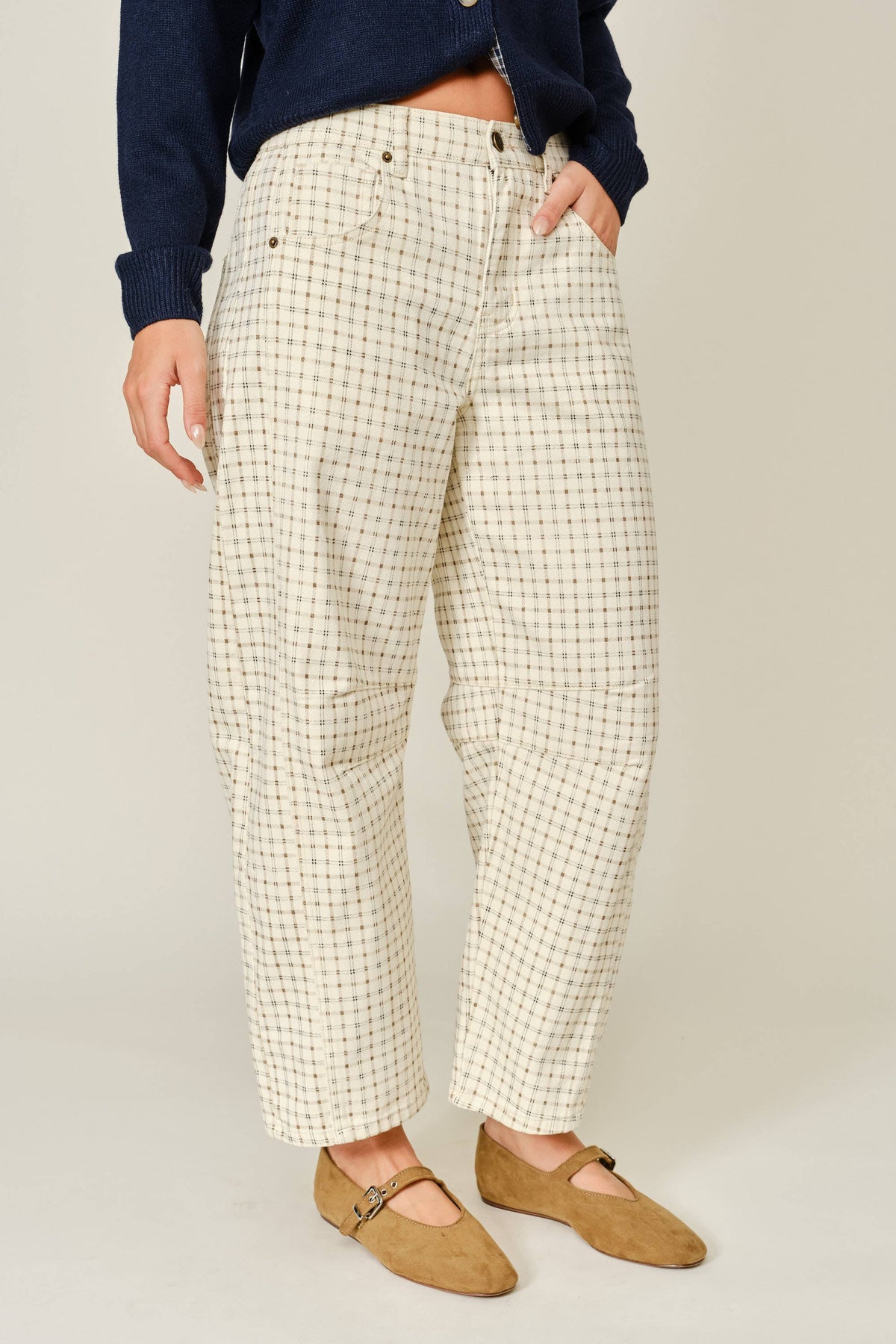 LA VICKY PLAID BARREL PANTS