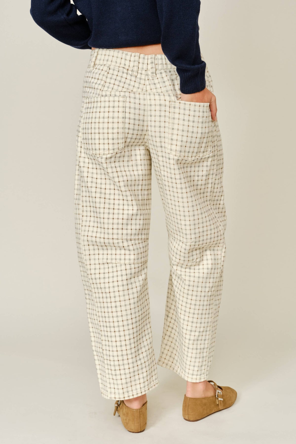 LA VICKY PLAID BARREL PANTS