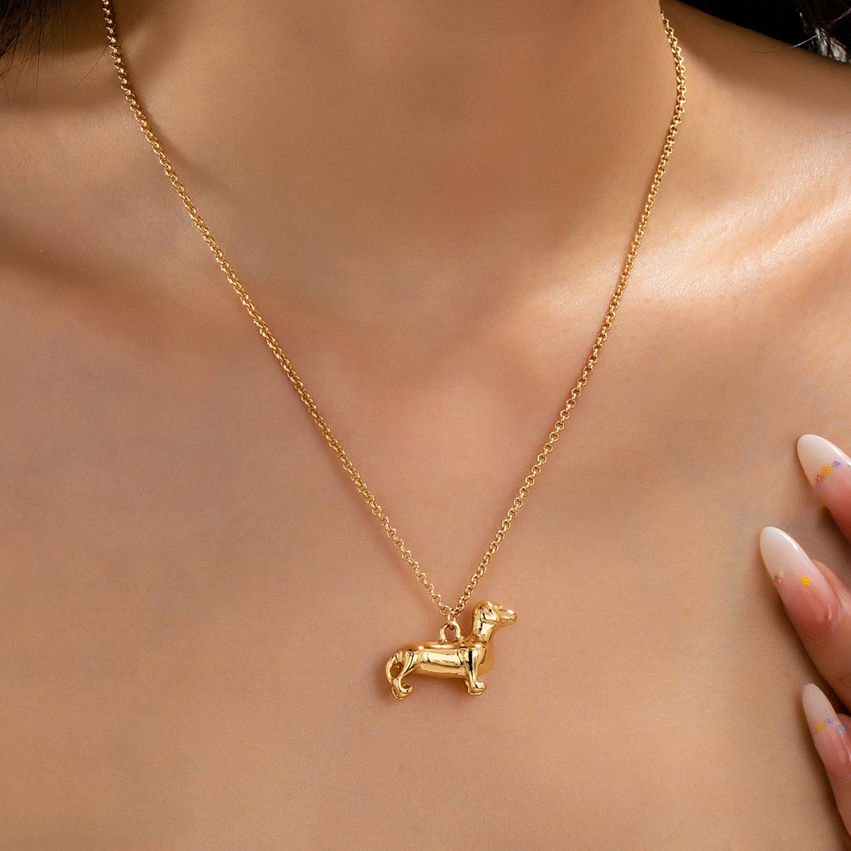 LITTLE WIENER DOG PENDANT NECKLACE