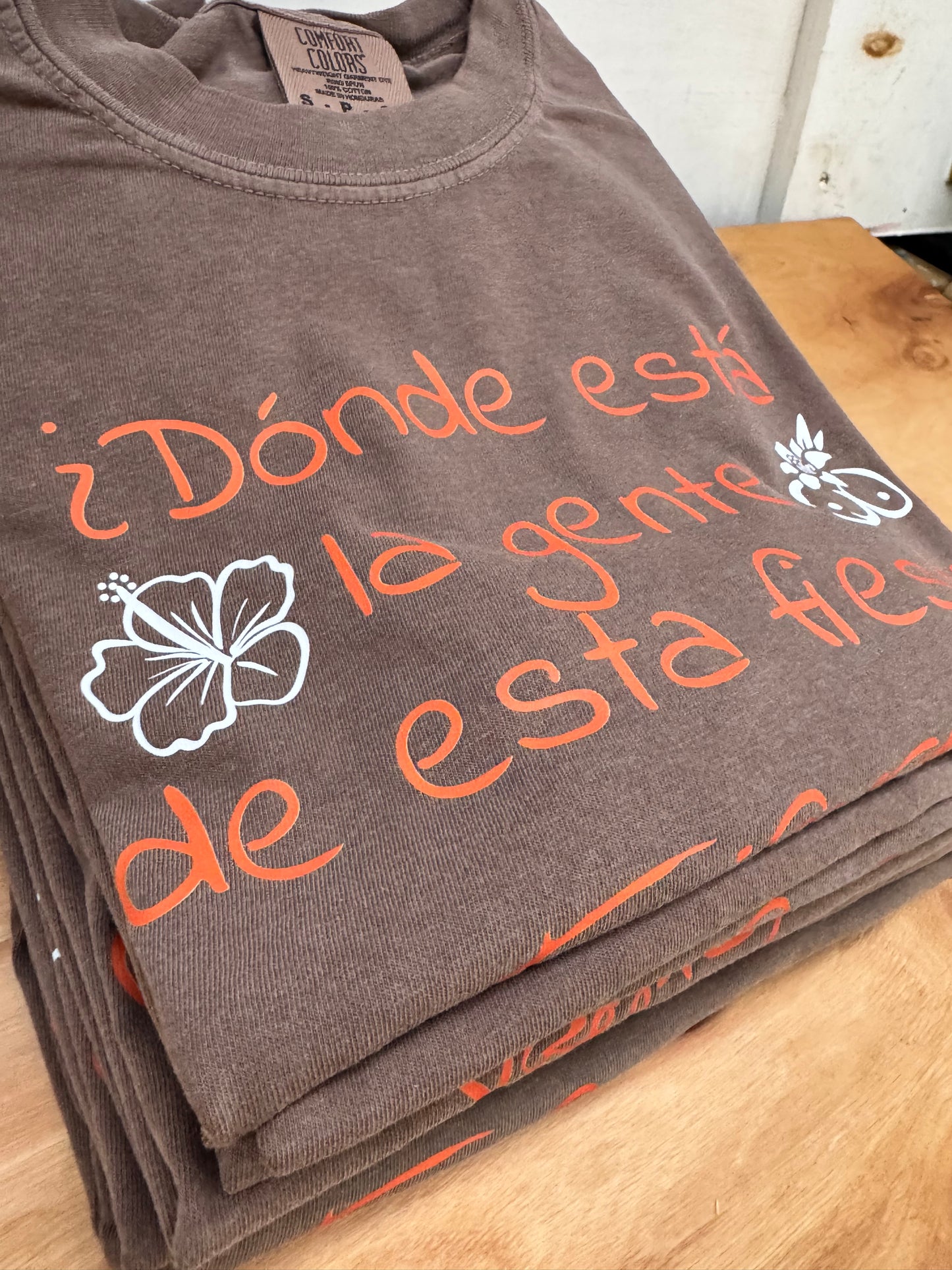 Tropicoqueta Donde Esta La Fiesta T-Shirt