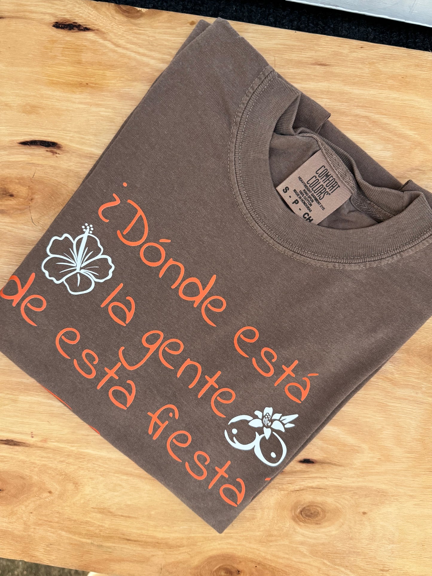 Tropicoqueta Donde Esta La Fiesta T-Shirt