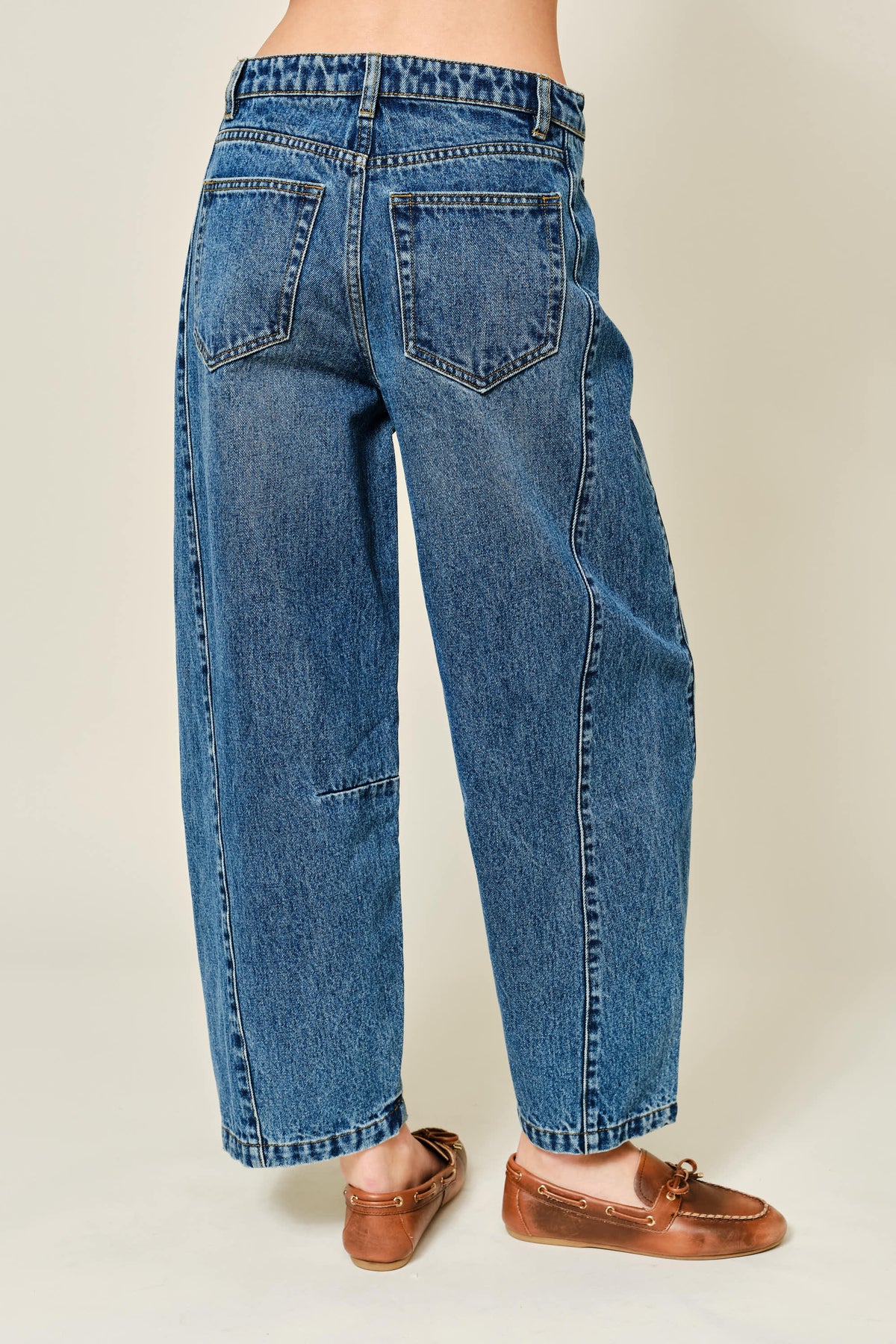LA REBELDE CROPPED DENIM BARREL JEANS