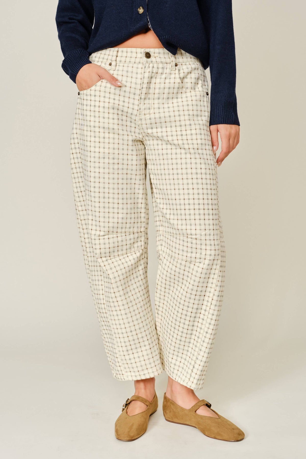 LA VICKY PLAID BARREL PANTS