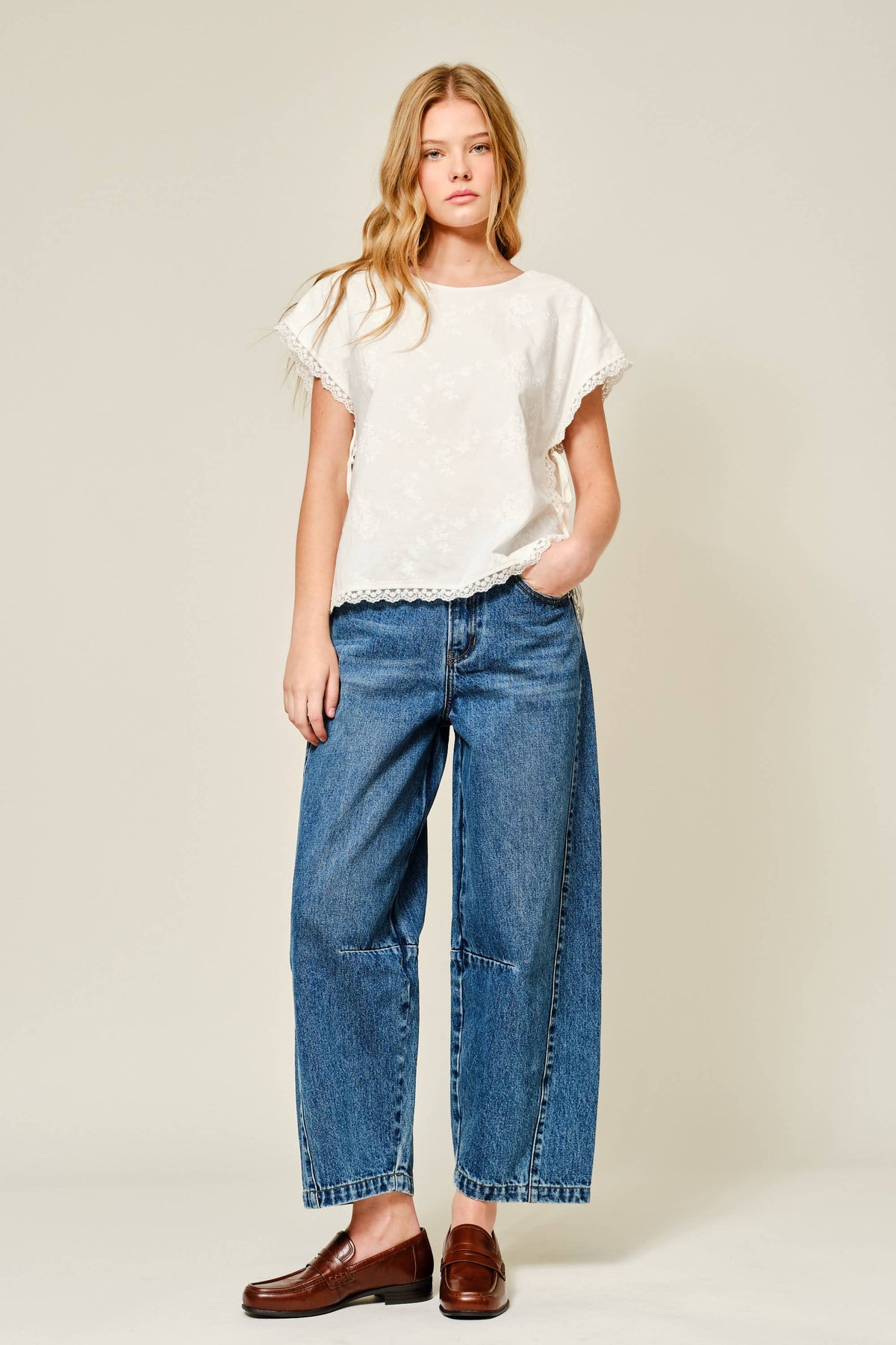 LA REBELDE CROPPED DENIM BARREL JEANS