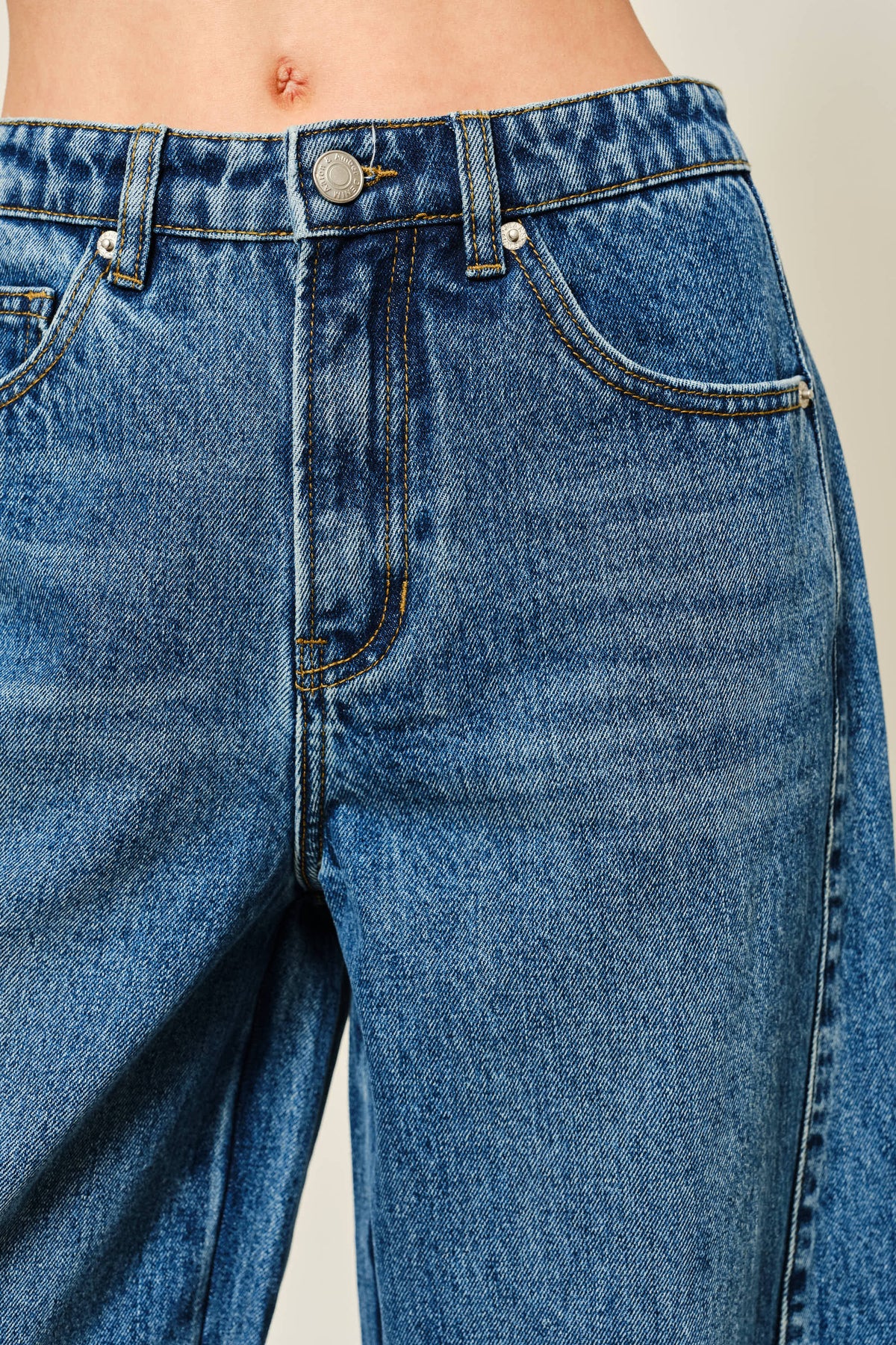 LA REBELDE CROPPED DENIM BARREL JEANS